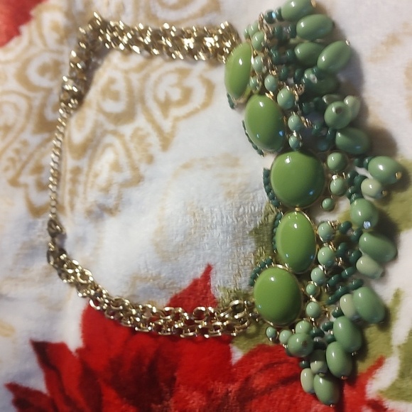 Green Necklace - Picture 7 of 8